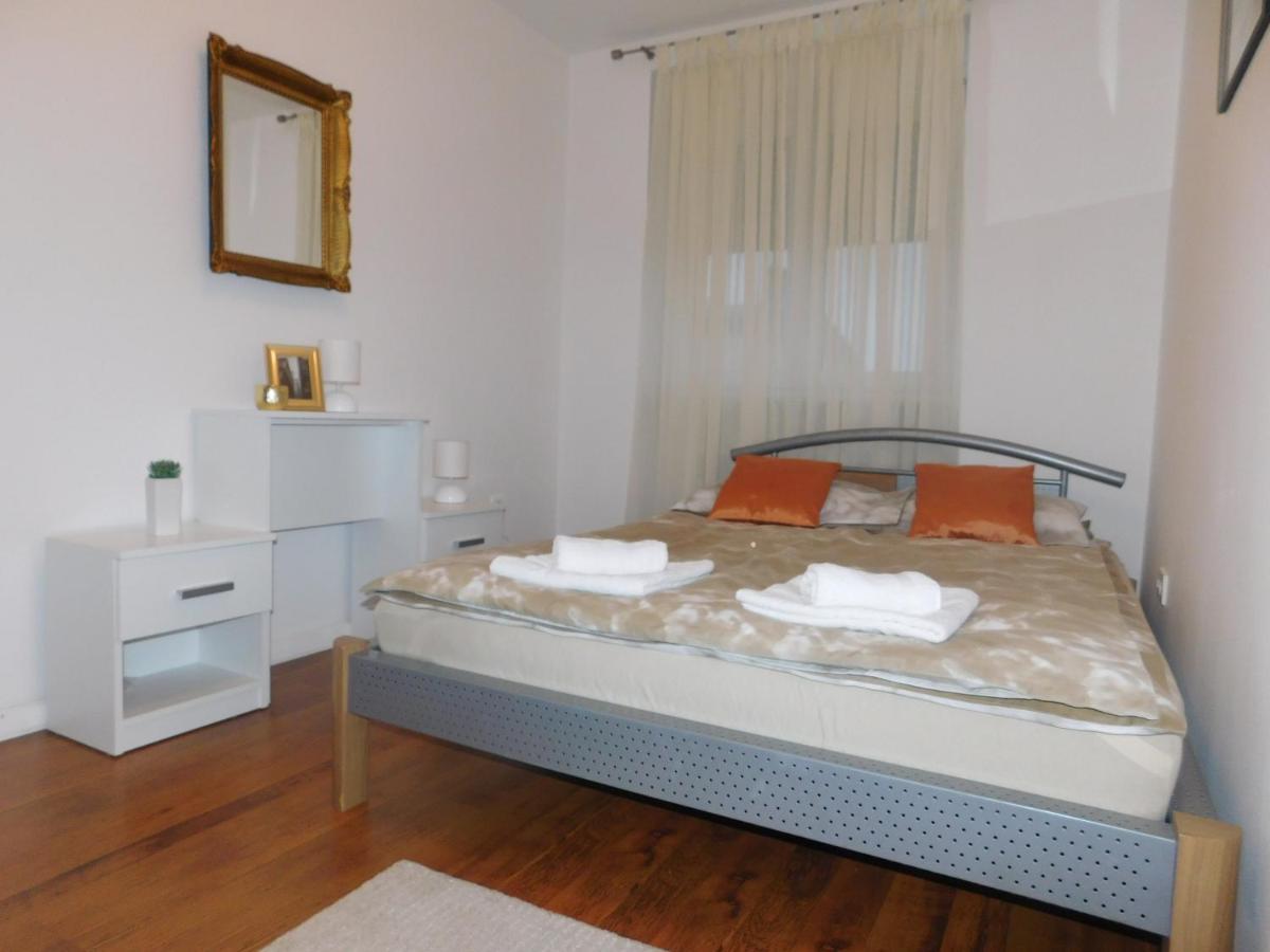 Apartman Ana Zupanja Eksteriør bilde